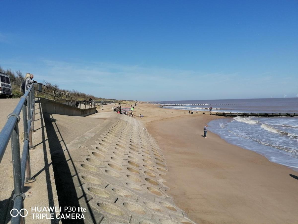 Roman Bank With Spa Bath, Terrace And Mermaid'S Teepee Skegness Exterior foto